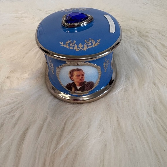 “Heart of the Ocean Titanic”Blue Heart Jewelry Box - Picture 5 of 9